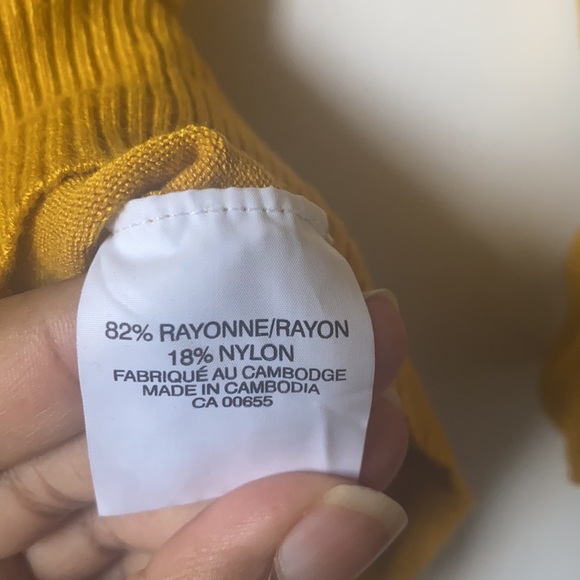 Cowl neck mustard sweater - Picture 4 of 4